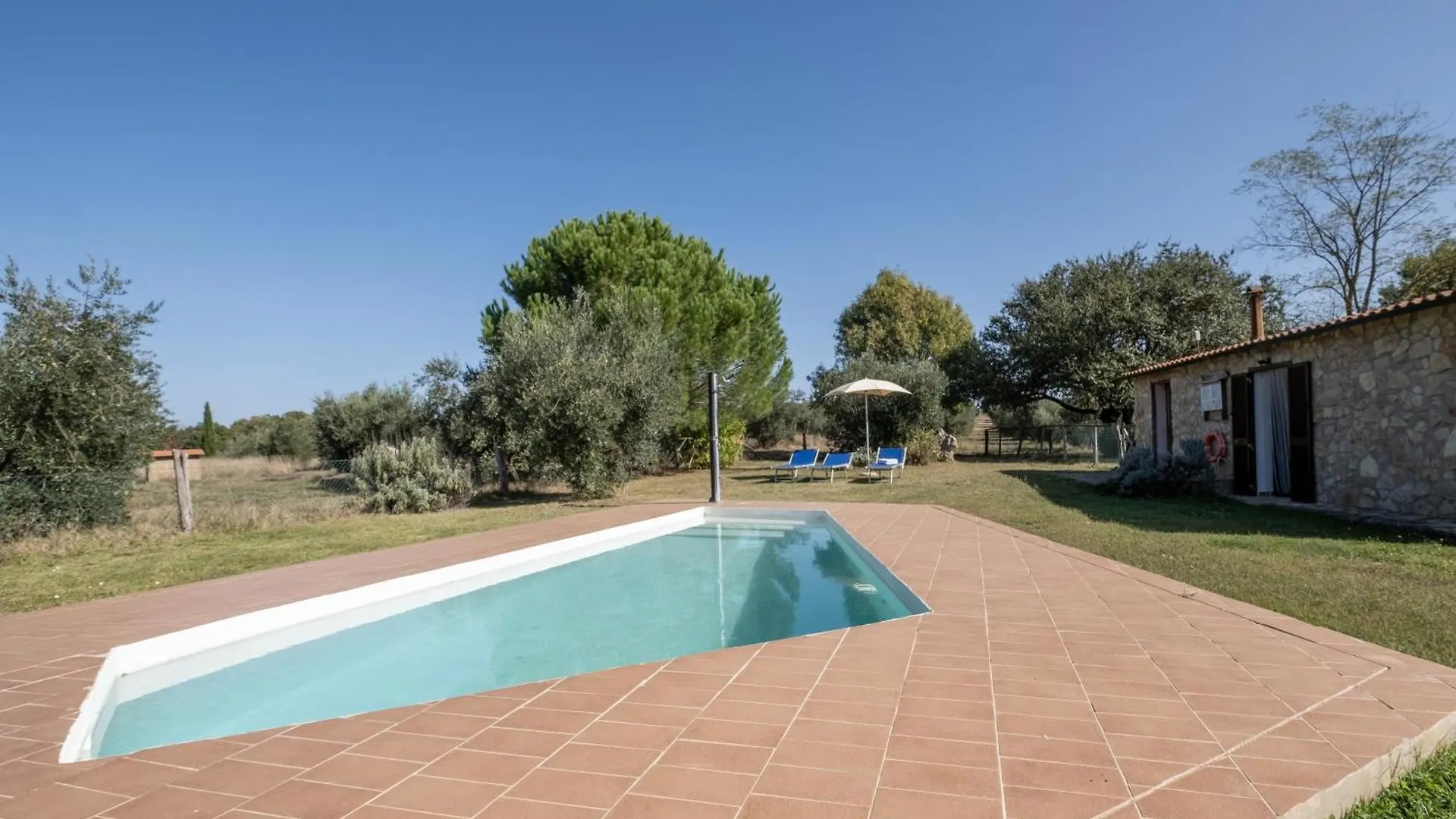 Gufo Villa Pitigliano 0*,  Italy